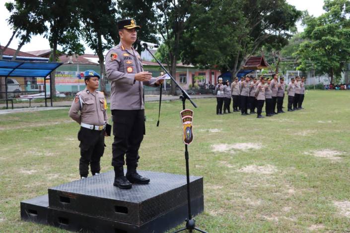 Pastikan Polisi RW Bekerja, Kapolresta Pekanbaru Langsung Turun Tinjau 768 Personel