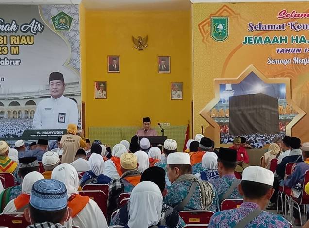 Kloter Terakhir, Malam Ini 282 Jemaah Haji Asal Riau Kembali ke Keluarga Masing-masing