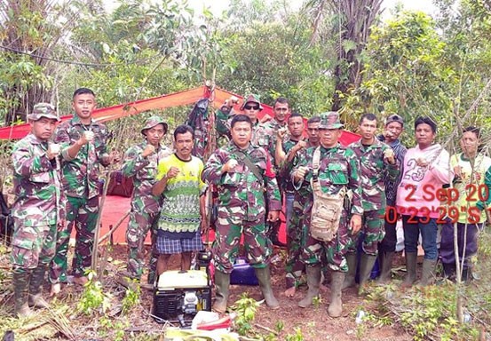 Cerita TNI Rela Bermalam di Lokasi Karhutla Demi Memadamkan Api di Inhu