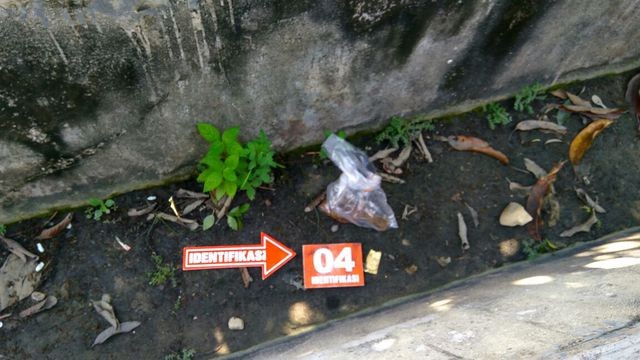 Dimolotov OTK, Polisi Temukan Plastik Bekas Bensin di Parit Rumah Supriyati