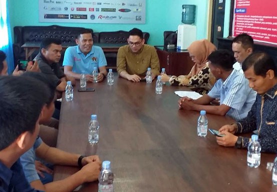 Silaturahmi dengan PWI Kampar, Ini Pesan Anggota DPD RI Asal Riau Edwin Pratama Putra