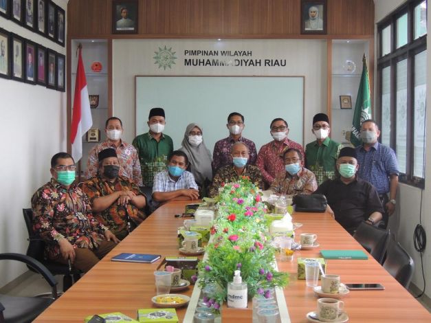 PW Muhammadiyah Riau Beri Masukan ke Bakal Calon Rektor UMRI