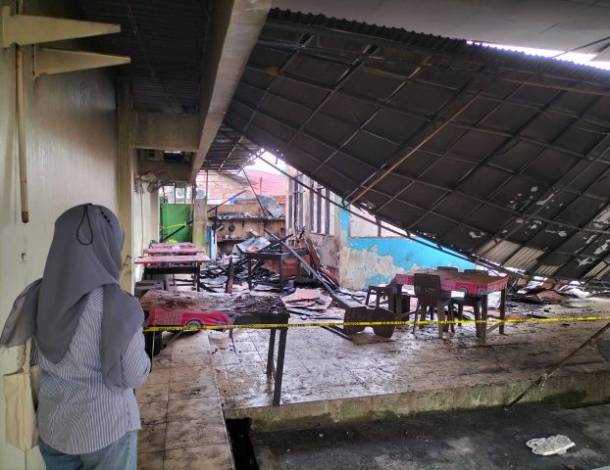 Kantin Kebakaran, Aktivitas di Sebagian Gedung Disdik Riau Lumpuh