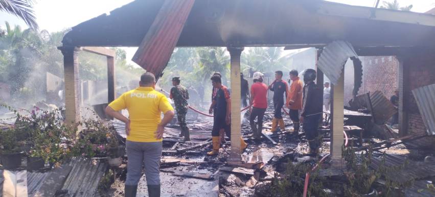 Kebakaran Hebat di Bagansiapiapi, Empat Unit Rumah Warga Dilalap Sijago Merah