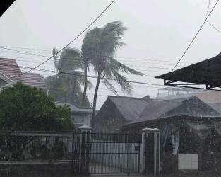 Akhir Pekan, Riau Berpotensi Diguyur Hujan Disertai Petir dan Angin Kencang