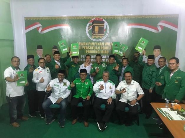 Serahkan SK Kepengurusan 7 DPC se-Riau, Syamsurizal Minta Kader Gaungkan Jalan Pulang Menuju Kabah