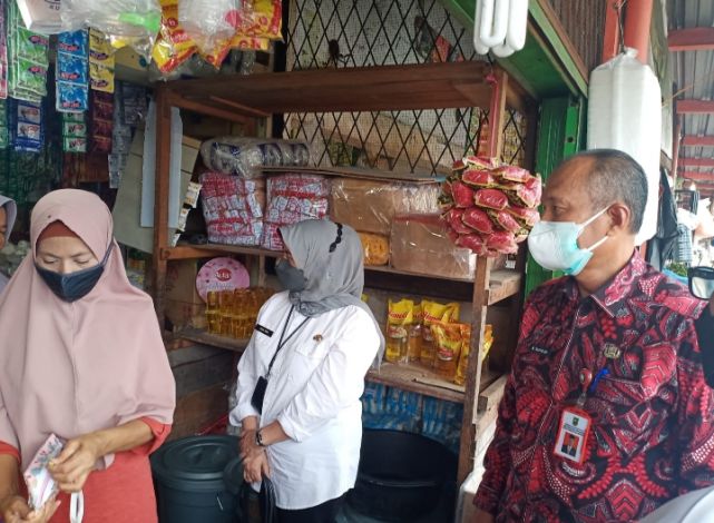 Disperindagkop dan Tim Satgas Pangan Riau Pantau Harga Minyak Goreng