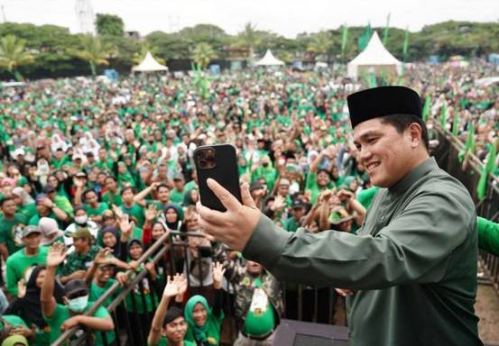 Menteri BUMN Erick Thohir menghadiri peringatan harlah ke-50 Partai Persatuan Pembangunan (PPP) di Cilegon, Banten, Sabtu (28/1/2023). Foto: Dok Republika