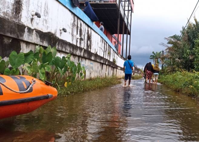 Sungai Siak Meluap, Ribuan Warga Pekanbaru Masih Terdampak Banjir