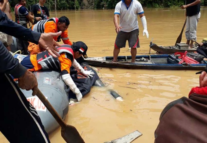 Polsek XIII Koto Kampar Temukan Mayat Korban Banjir Pangkalan