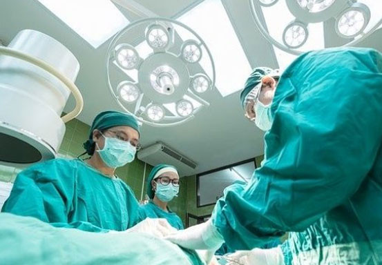 Salut, Dokter Tetap Lanjutkan Operasi Jantung Meski Rumah Sakit Kebakaran