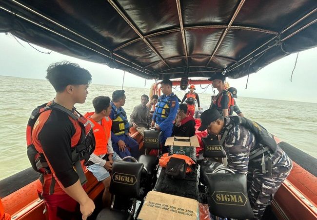 Kapal dari Malaysia Tenggelam di Pulau Rangsang, 9 Orang Dalam Pencarian