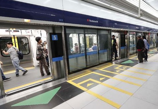 Listrik Padam, Empat Kereta MRT Tertahan di Bawah Tanah