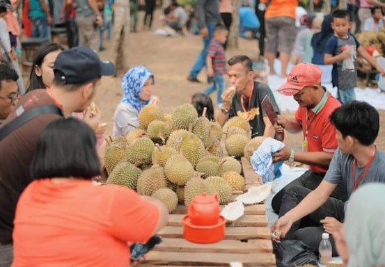 Kendurian 1.000 Durian di Bengkalis Disambut Antusias