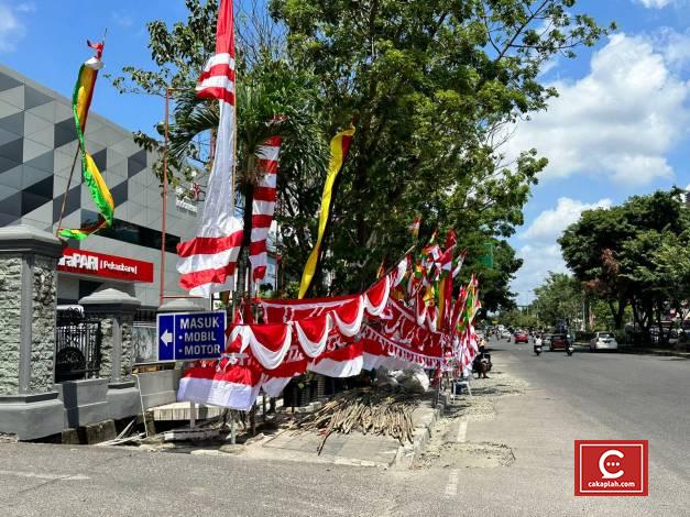 Satpol PP Tunggu Arahan Pj Walikota Soal Pedagang Bendera di Jalan Sudirman
