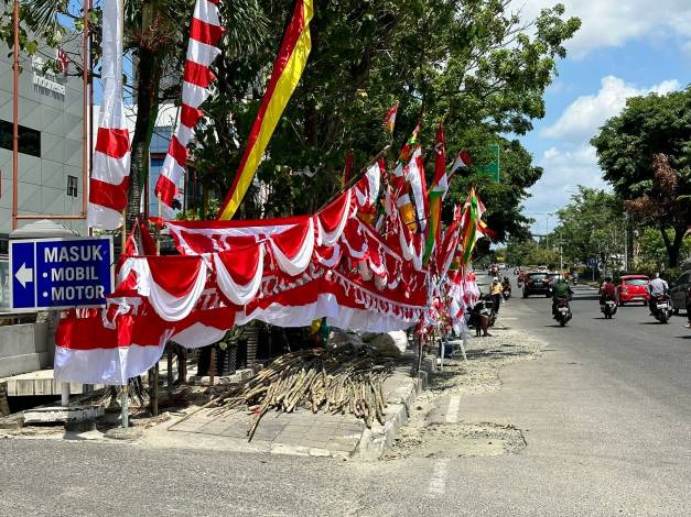 Tegas! Pj Walikota Pekanbaru Larang Pedagang Bendera Berjualan di Jalan Sudirman