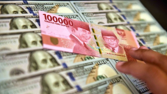 Dolar Semakin Perkasa, Rupiah Terperosok ke Level Rp14.845 per USD