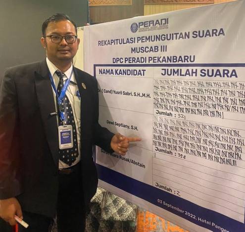 Dewi Septriany Terpilih sebagai Ketua DPC Peradi Pekanbaru 2022-2027