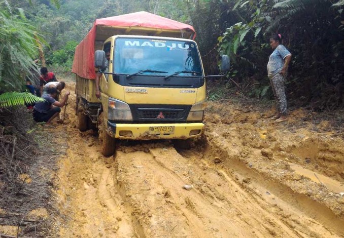 Akses Jalan Rusak Parah, Tujuh Desa di Kampar Kiri Hulu Rawan Pangan