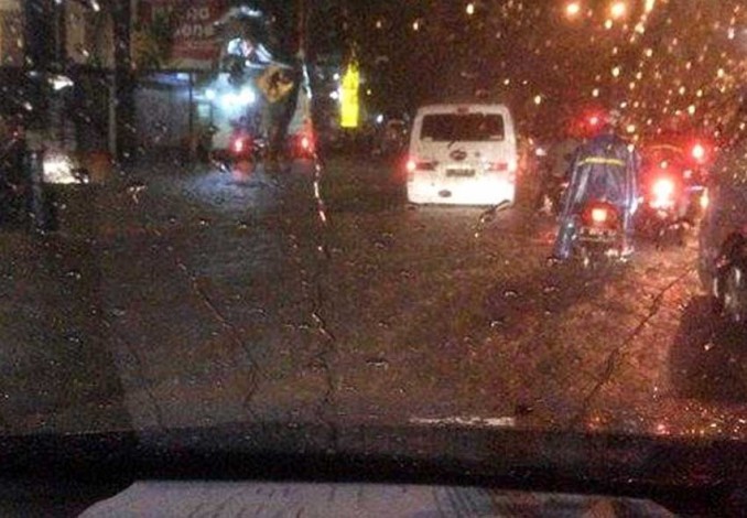 Malam Ini Hujan Deras akan Guyur Riau