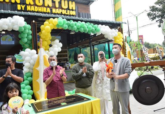 Grand Opening Durian Runtuh Meriah, Raffi Ahmad Pukul Gong, Gubernur Riau Teken Prasasti