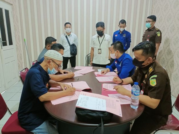 Berkas Lengkap, Dua Tersangka Korupsi di RSUD Bangkinang Diserahkan ke JPU