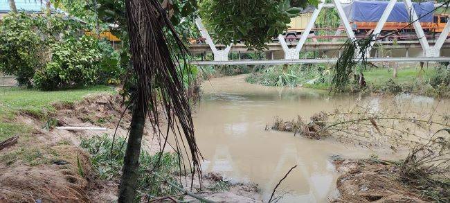 Dampak Banjir Meluas, DPRD Riau Khawatir Jembatan Petapahan Kuansing Putus