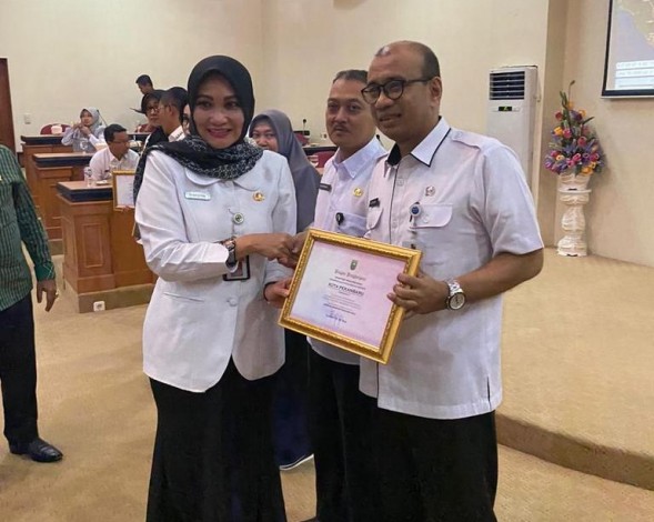 DPM-PTSP Pekanbaru Terima Penghargaan Kepatuhan Penyampaian LKPM 2019