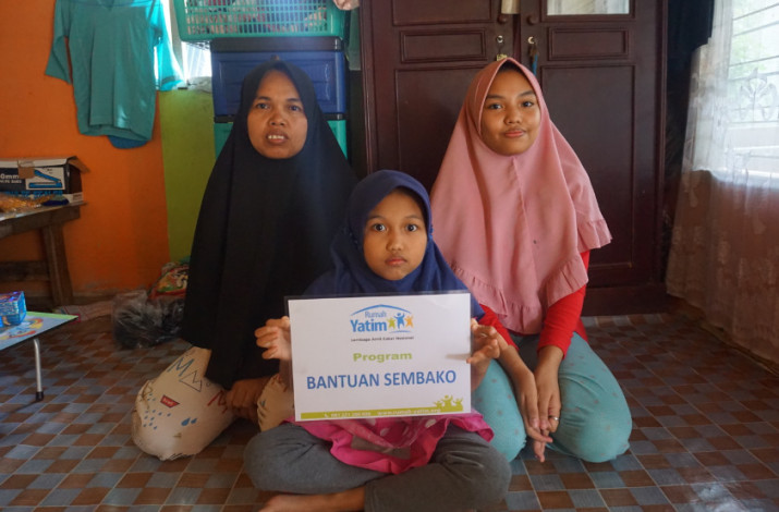 Rumah Yatim Beri Bantuan untuk Keluarga Syahira Wirman, Yatim Berprestasi Asal Riau