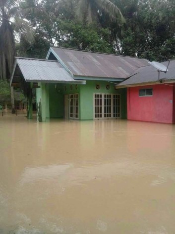 Sungai Kuantan Meluap, 1.687 Rumah Warga di 11 Desa Tenggelam Oleh Banjir