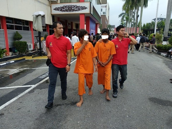 Ditangkap, Pelaku Pemerasan dan Penyebar Foto Mesum Remaja Pacaran Bacok Polisi