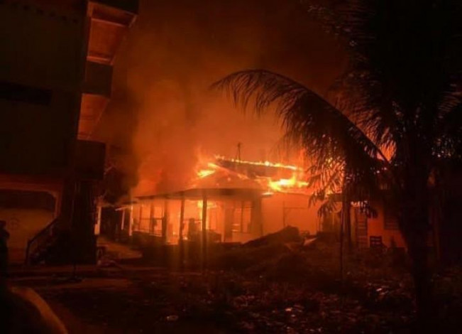 Kawasan Padat Penduduk di Jalan Pangeran Hidayat Pekanbaru Terbakar