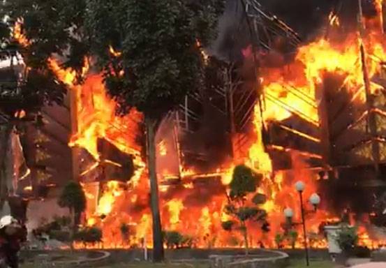 Kebakaran MPP Pekanbaru Kagetkan Petugas, Asap Tiba-tiba Sudah Mengepul