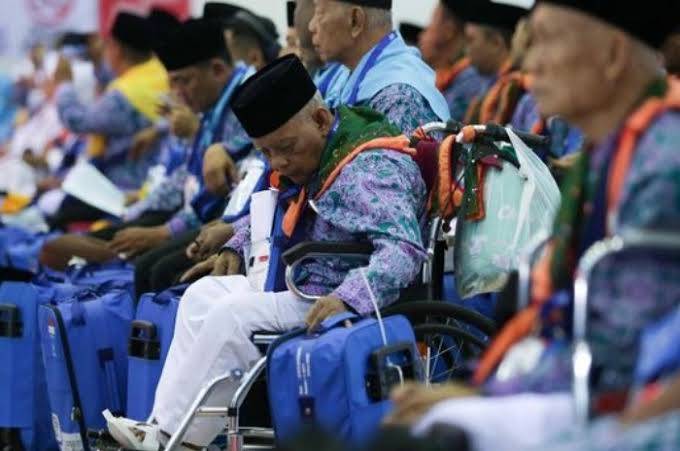 1.500 Lansia Berangkat Haji Tahun Ini, Kerja Petugas Haji Riau Semakin Berat