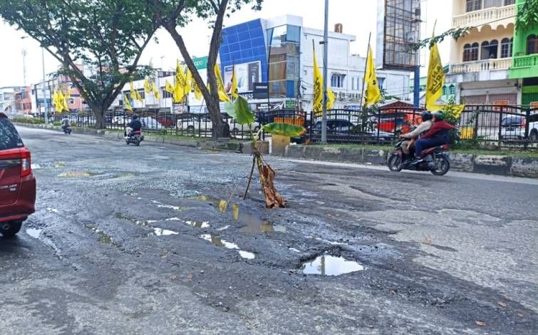 Tindaklanjuti Intruksi Pj Gubernur, PUPR Riau Turunkan Tim Inventarisir Jalan Rusak di Pekanbaru