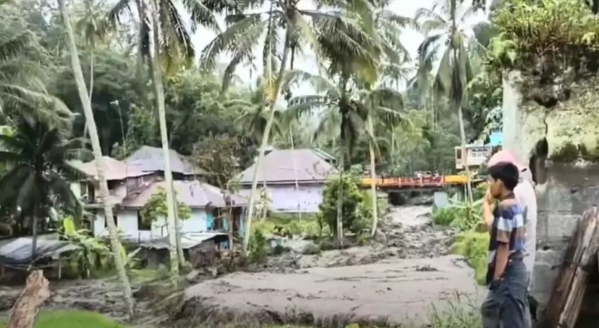 Banjir Lahar Dingin Marapi Hantam Permukiman Warga