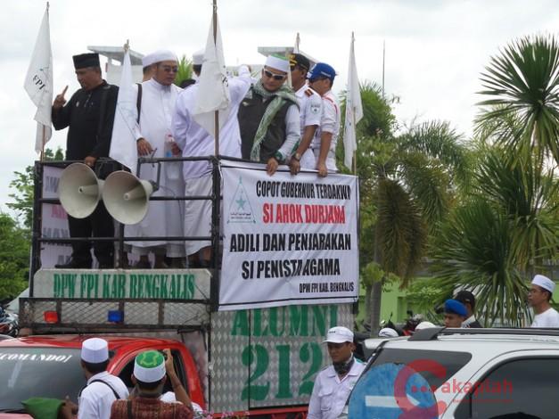 Merinding, Ribuan Massa Bela Islam di Pekanbaru Serukan Takbir Saat Longmarch
