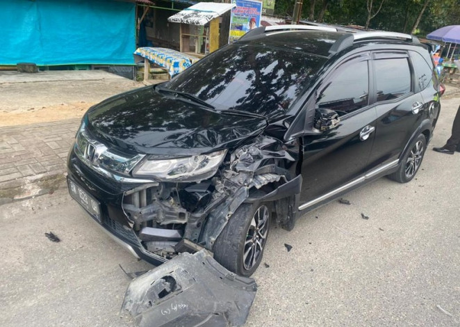Kecelakaan Beruntun di Pekanbaru, Tiga Mobil Rusak Parah