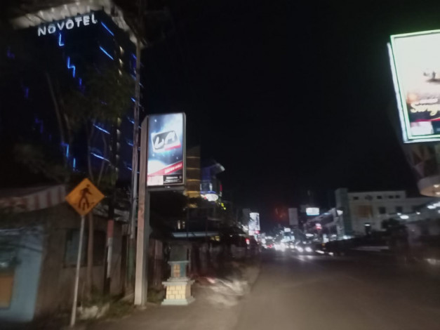 Masih Banyak Tiang Reklame Ilegal di Pekanbaru, Kapan Ditertibkan?