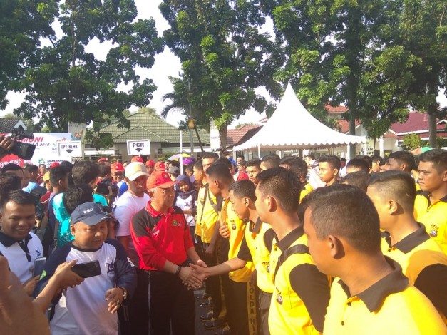 Ribuan Warga Antusias Ikuti Jalan Santai Harteknas di Pekanbaru