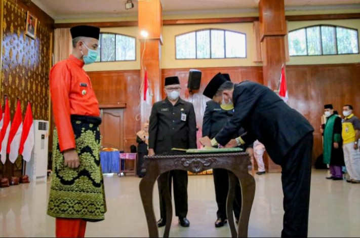 Walikota Dumai Lantik Syahrinaldi sebagai Penjabat Sekda