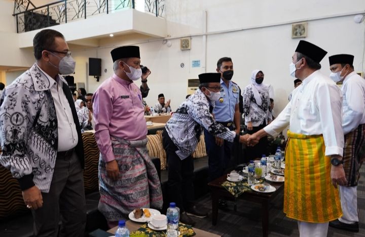 Kepedulian Gubernur Syamsuar terhadap Guru Diapresiasi PGRI Riau