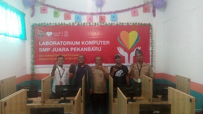 SMP Juara Pekanbaru Launching Laboratorium Komputer