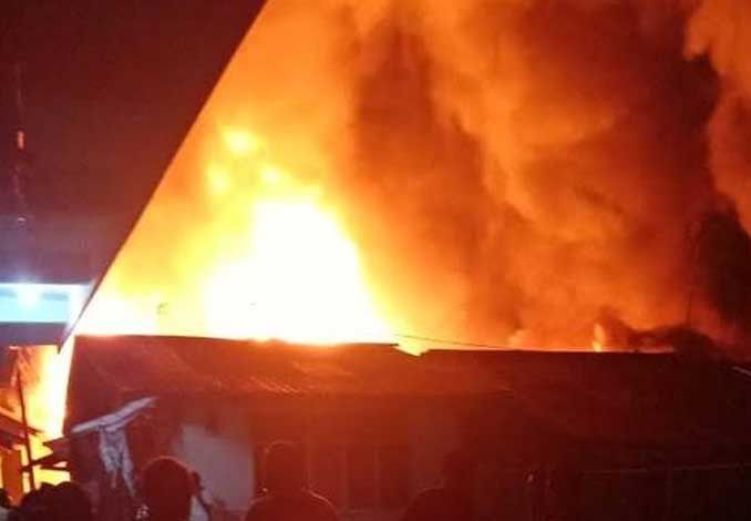 Tempat Usaha Mie Jowo di Tampan Hangus Terbakar
