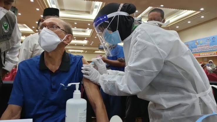 Riau Tetap PPKM Level 2 Meski Kasus Covid-19 Melandai, Progres Vaksinasi Rendah Penyebabnya