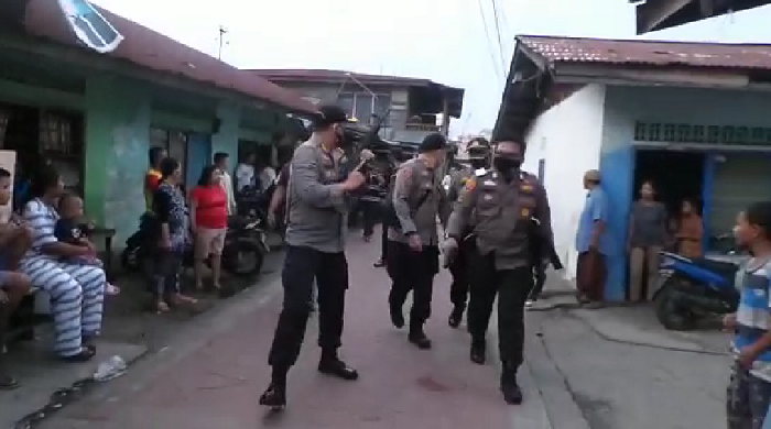Polisi Dilempari Batu saat Tangkap Bandar Narkoba di Pekanbaru