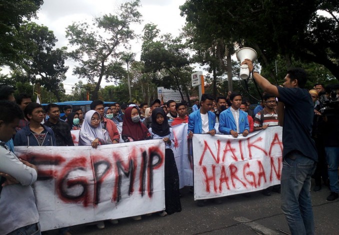 Harga Kelapa di Inhil Merosot, FGPMIP Menjerit ke DPRD Riau