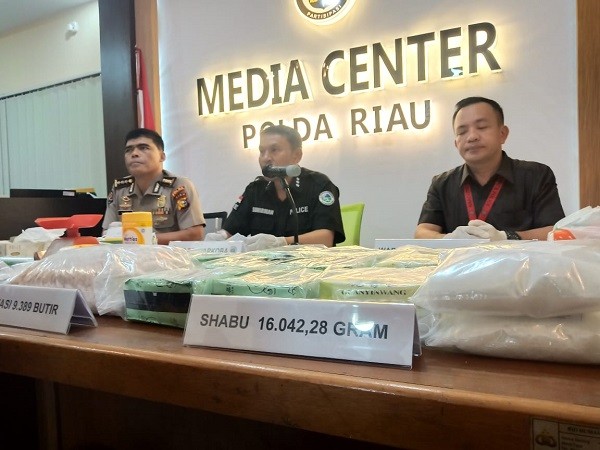 Polda Riau Tangkap Kurir Narkoba Jaringan Internasional di Dumai, Satu Ditembak