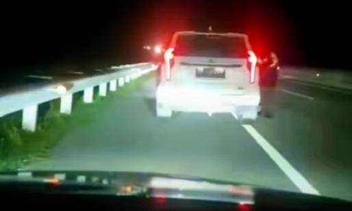 Ketahuan Pakai Lampu Strobo di Tol Permai, Mobil Pajero Ini Diberhentikan Polisi