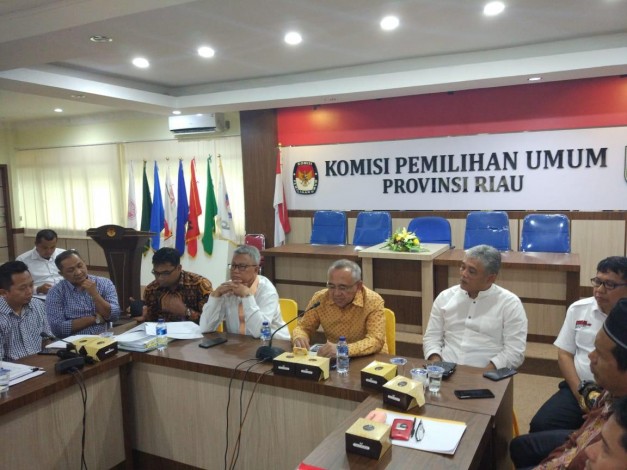 Pantau Persiapan Pilkada, Andi Rachman dan Syamsurizal Kunjungi KPU Riau